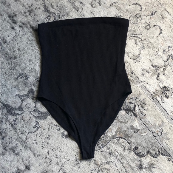 Tops - Strapless bodysuit